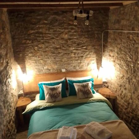 Αυθεντικό Πετρινο Στην Ναύπακτο Apartman Návpaktosz Kültér fotó