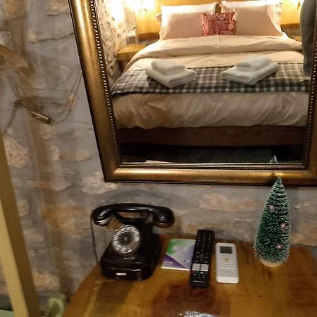 Αυθεντικό Πετρινο Στην Ναύπακτο Apartman Návpaktosz Szoba fotó