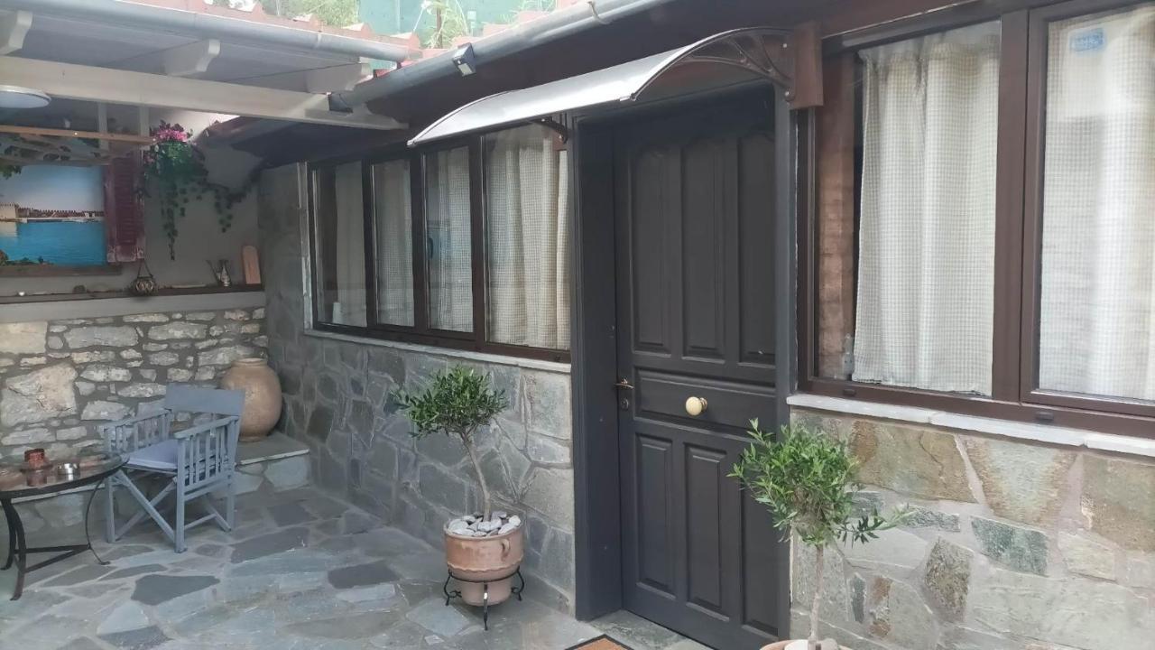 Αυθεντικό Πετρινο Στην Ναύπακτο Apartman Návpaktosz Kültér fotó