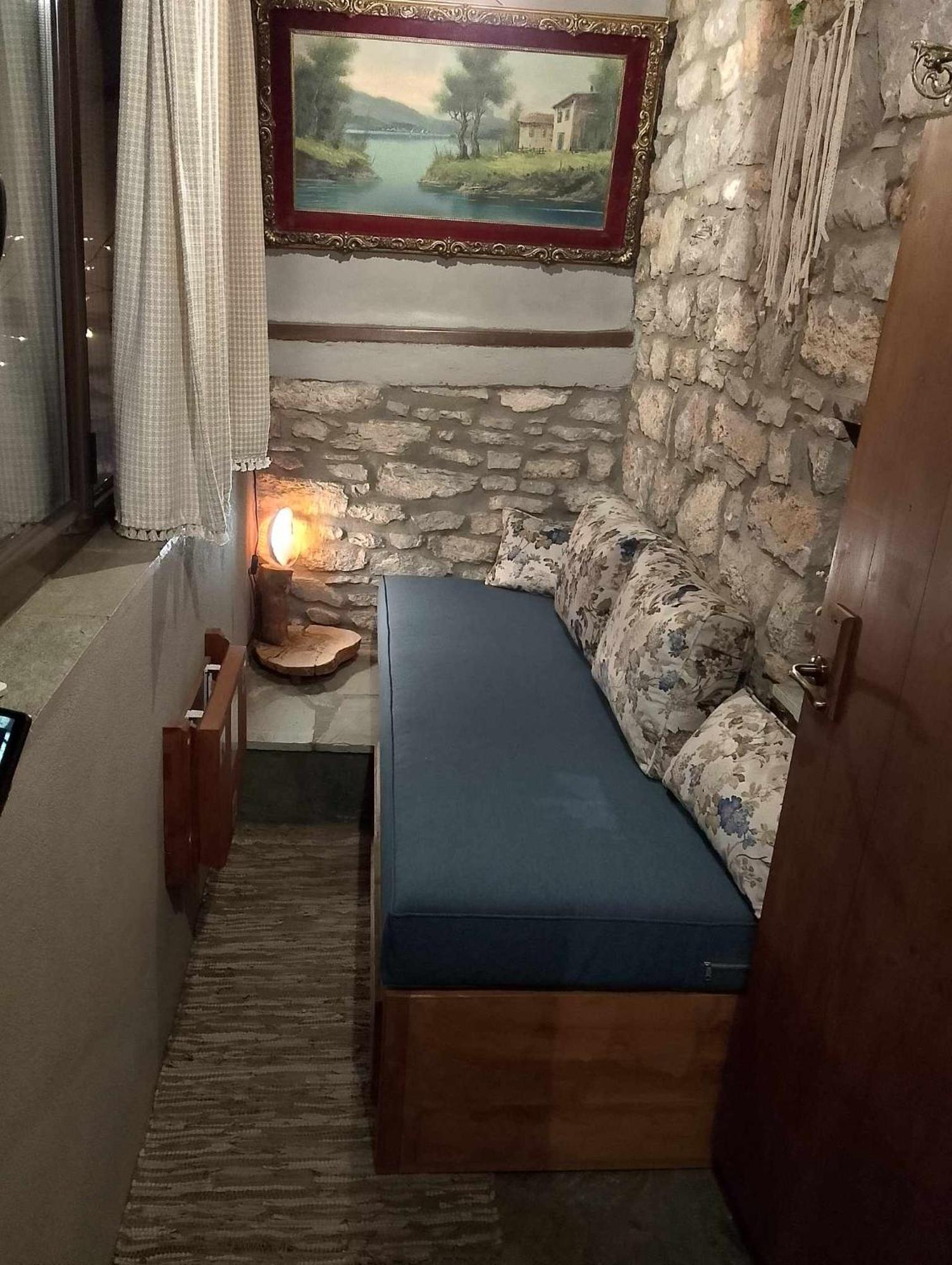 Αυθεντικό Πετρινο Στην Ναύπακτο Apartman Návpaktosz Kültér fotó