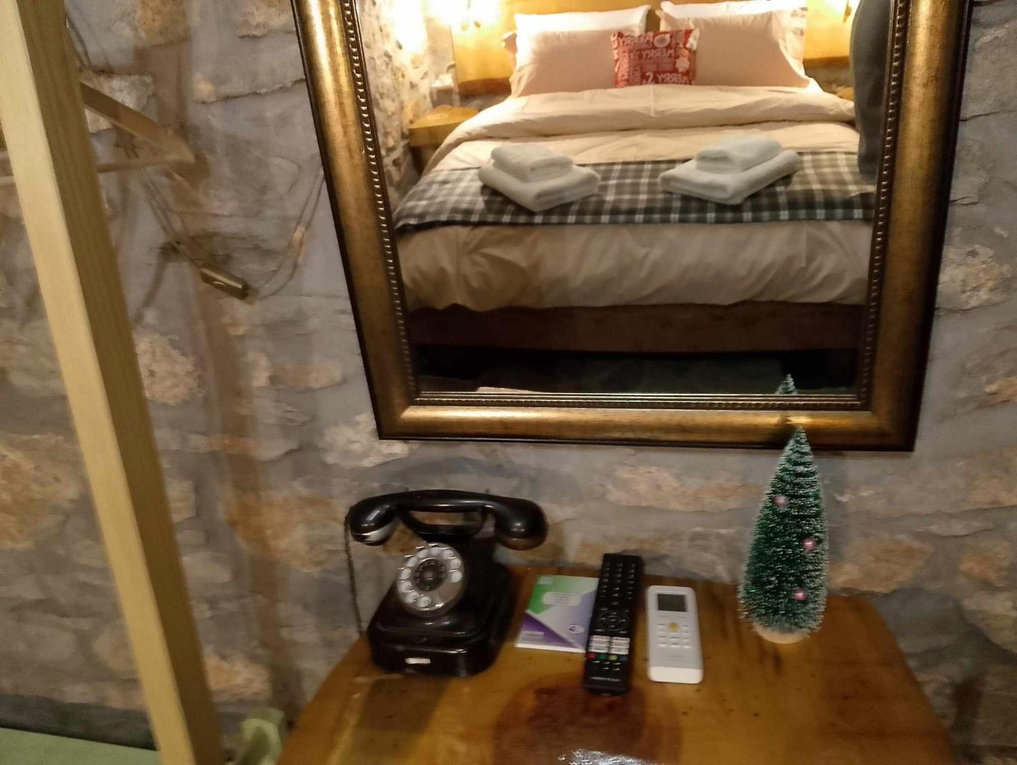 Αυθεντικό Πετρινο Στην Ναύπακτο Apartman Návpaktosz Szoba fotó
